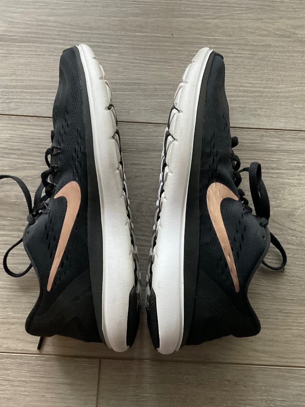 NIKE Running Black /Gold Size 8.5 - Picture 7 of 7